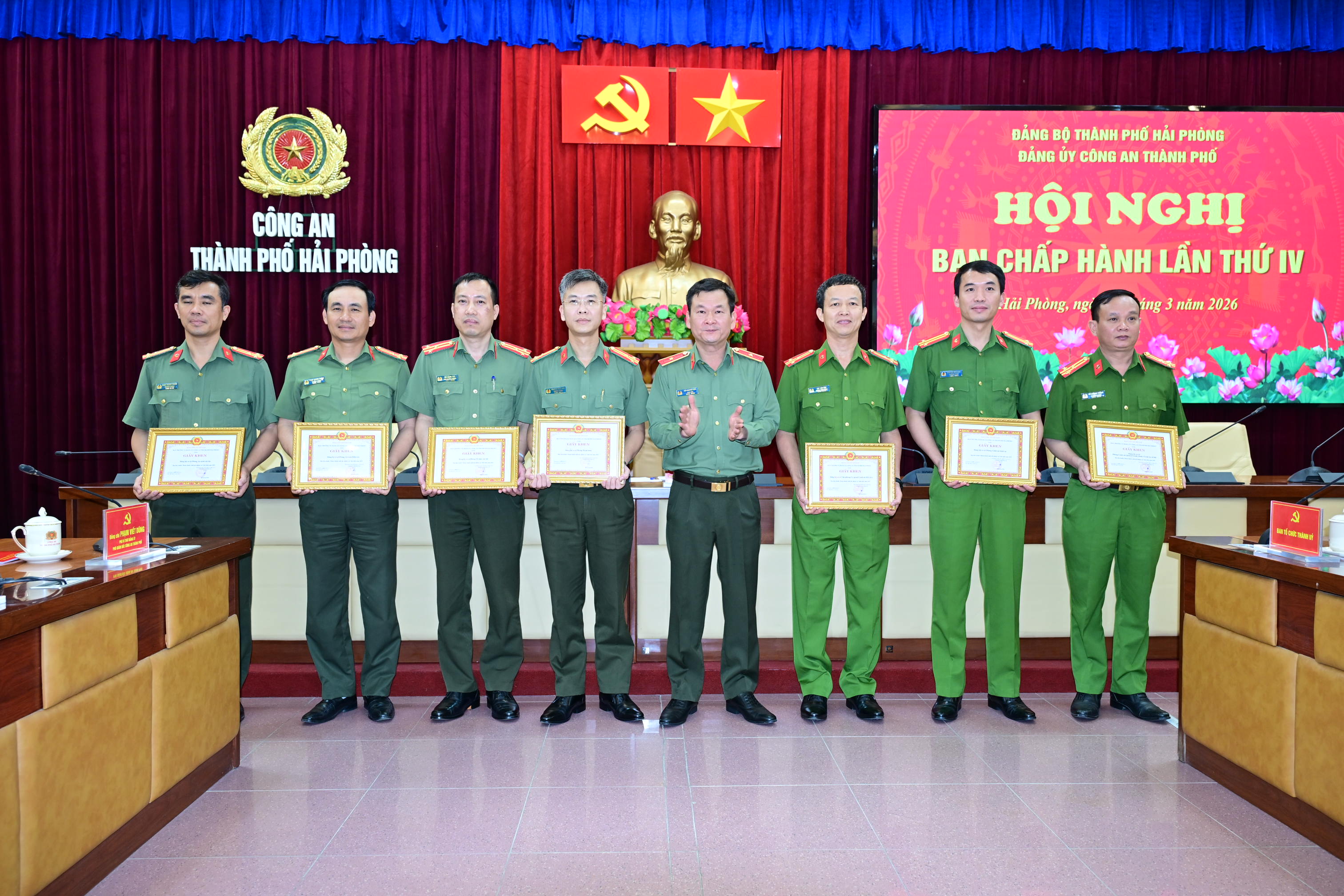 Hội nghị BCH Đảng bộ CATP lần thứ IV: Triển khai 9 nhiệm vụ trọng tâm công tác Đảng quý 2 năm 2026